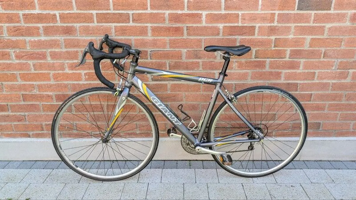 Giant OCR Road Bike - Medium - Fully Working - Image 1