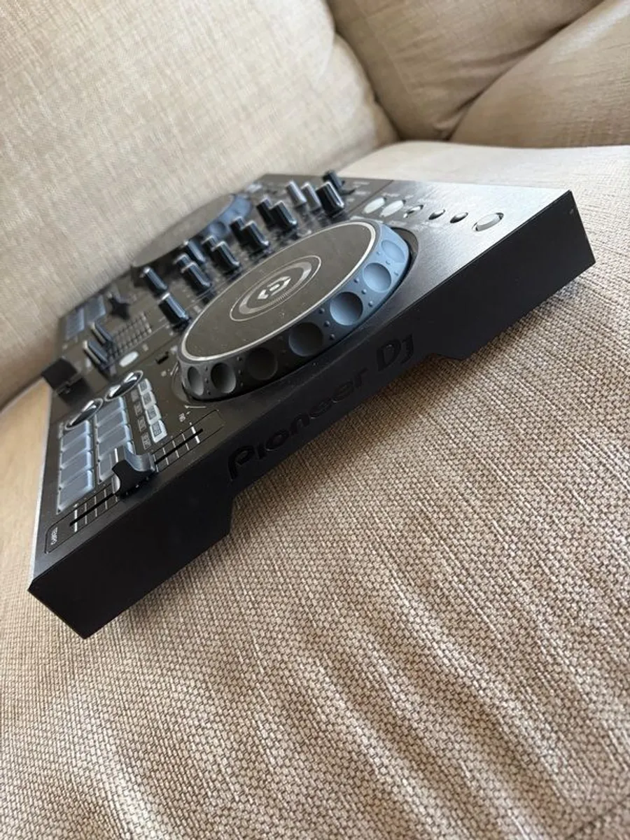 Pioneer DJ DDJ-400 Controller with Box Headphones and USB - Image 4