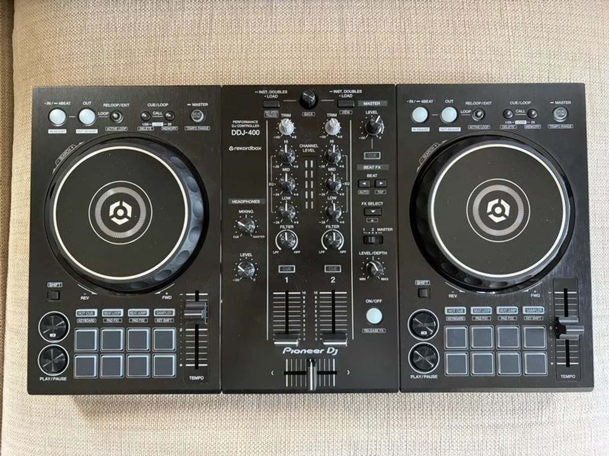 Pioneer DJ DDJ-400 Controller with Box Headphones and USB - Image 1