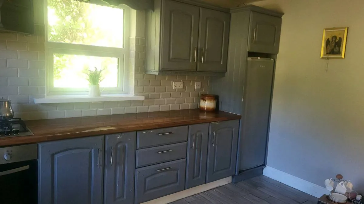Fitted kitchen - Image 2