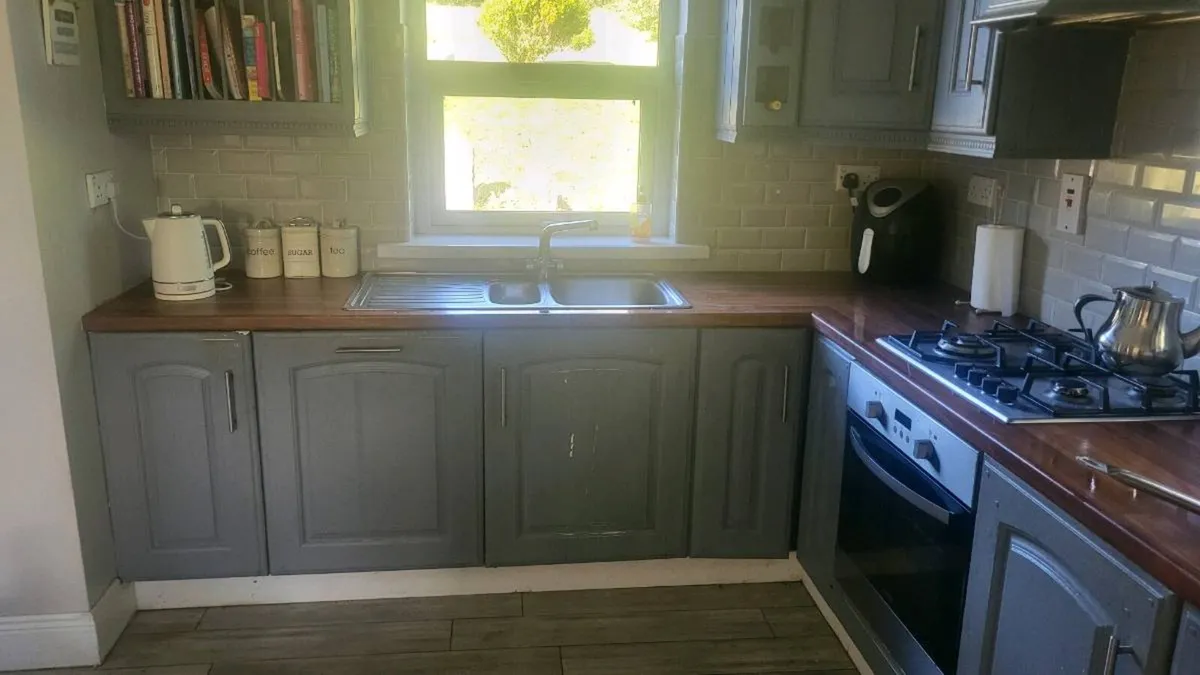 Fitted kitchen - Image 4
