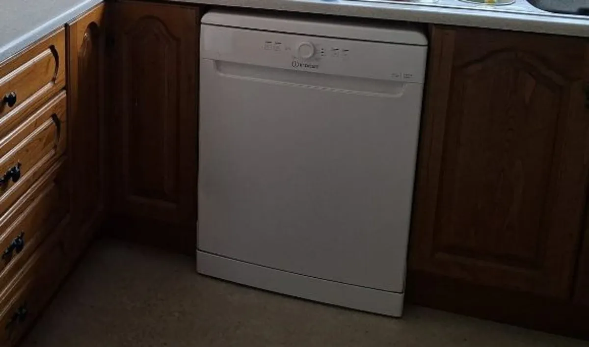 Dishwasher - Image 2