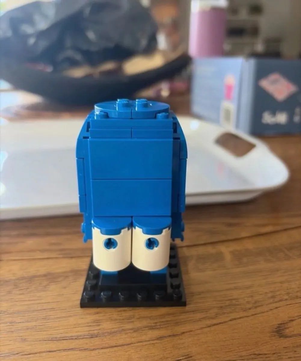 lego Benny brickhead rare - Image 3