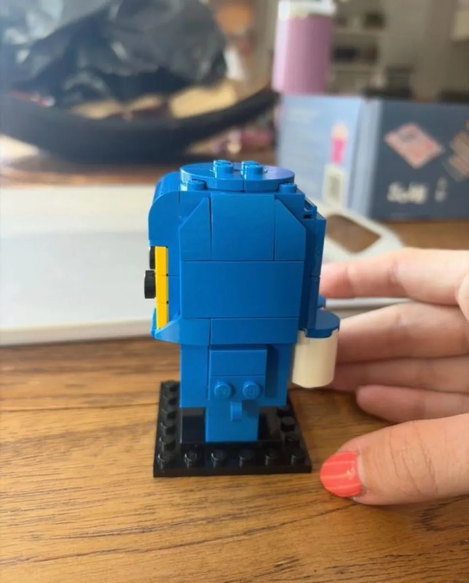 lego Benny brickhead rare - Image 4