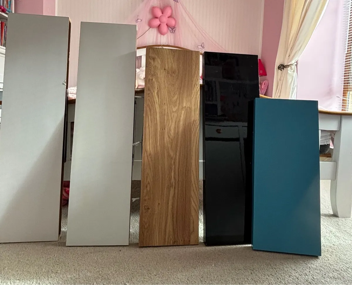 Wall shelves