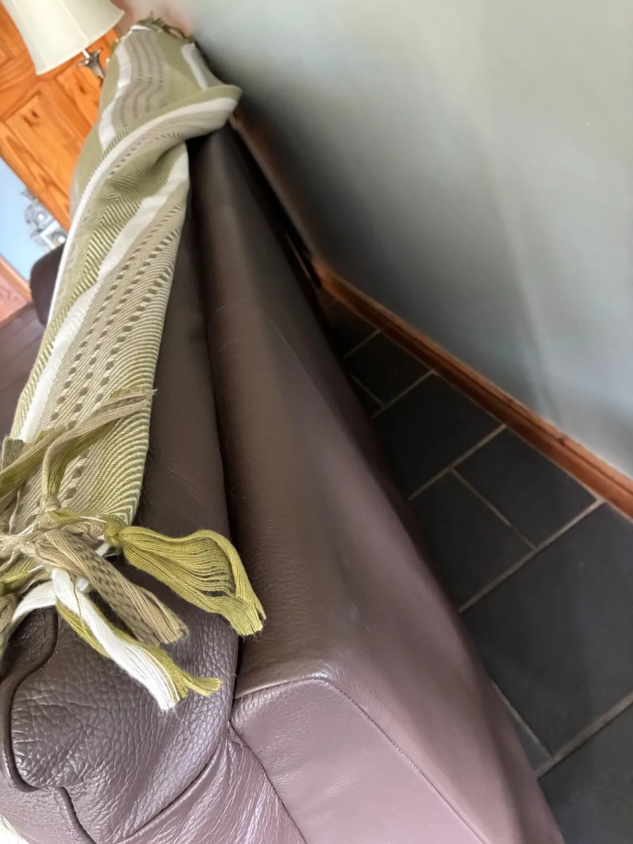 3 seater brown leather sofa - Image 1