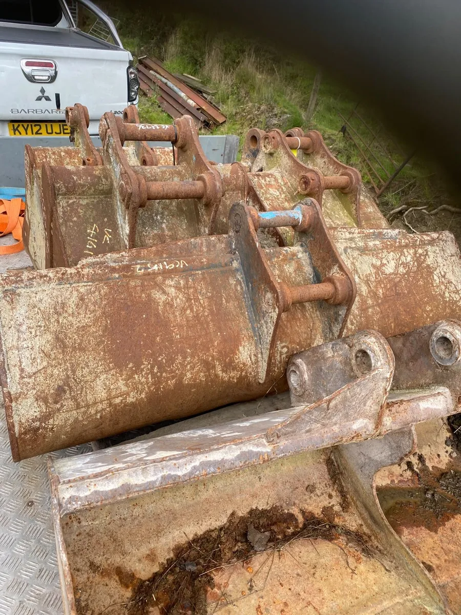 5 Digger buckets, various sizes - Image 4