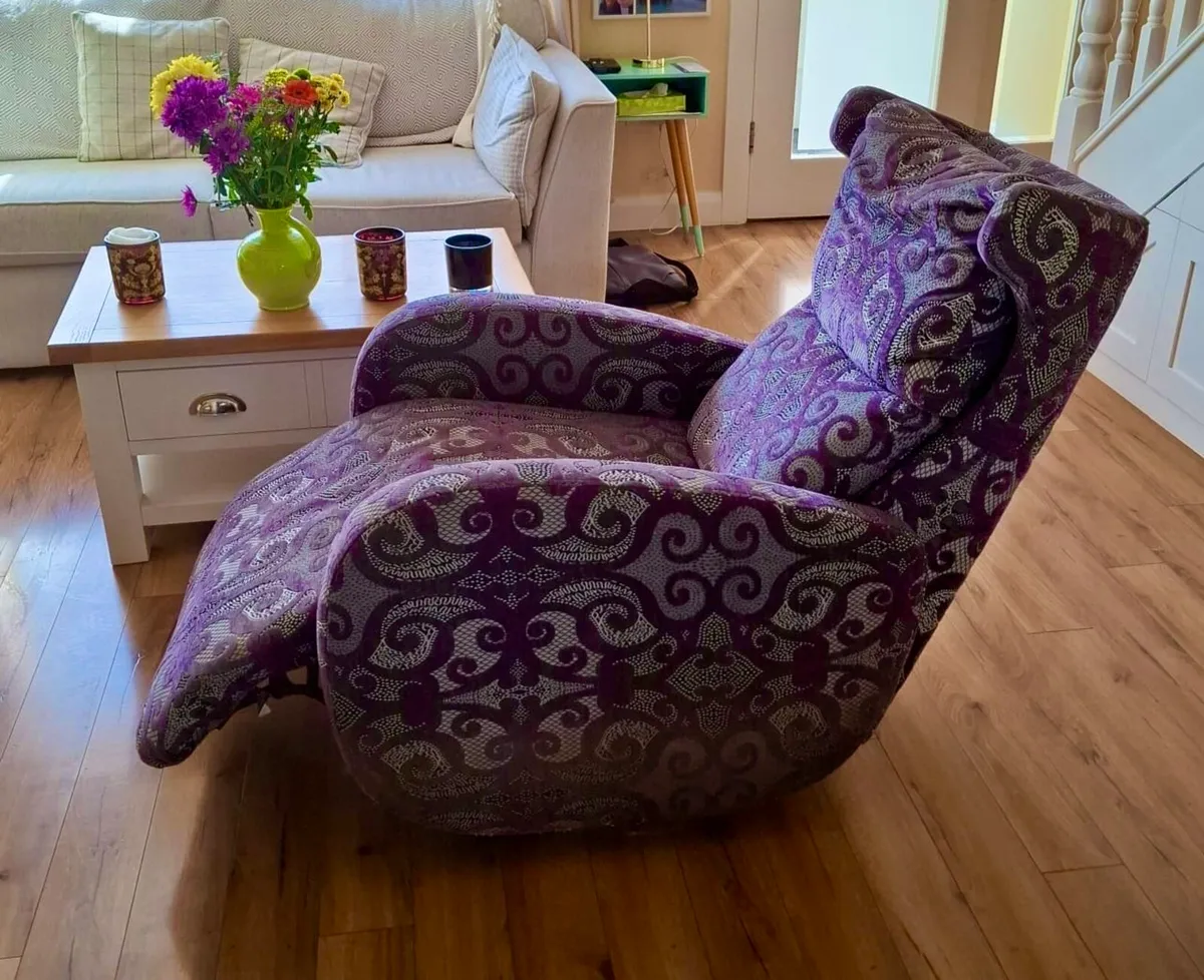 Fama Kim Recliner chair - Image 2