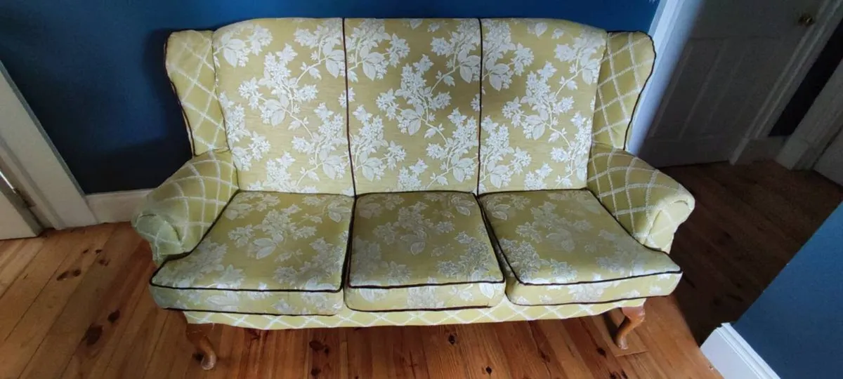 Vintage style couch - Image 2