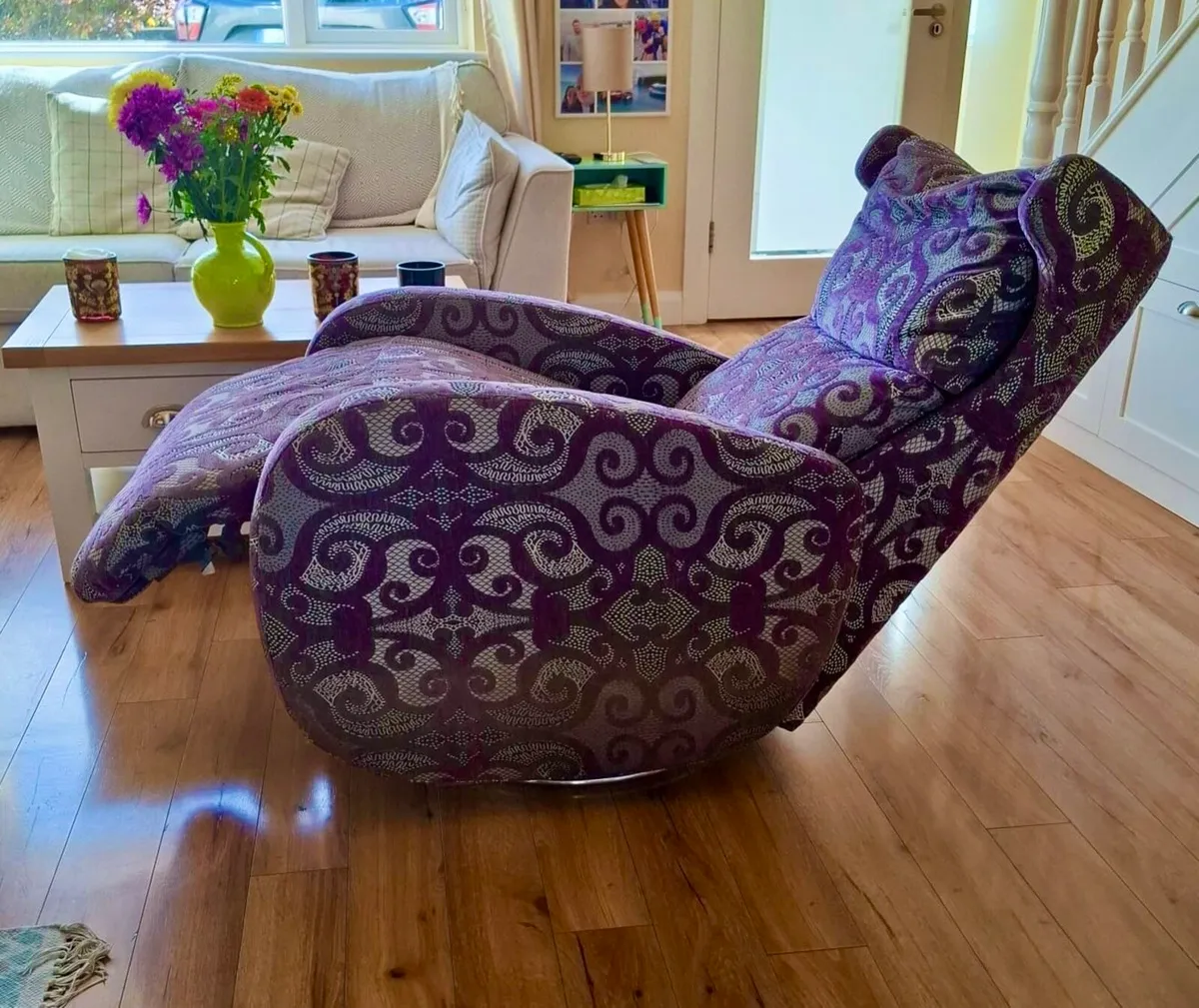 Fama Kim Recliner chair - Image 3