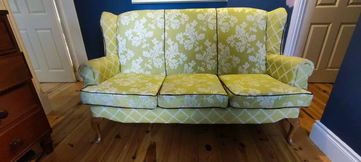 Vintage style couch - Image 1