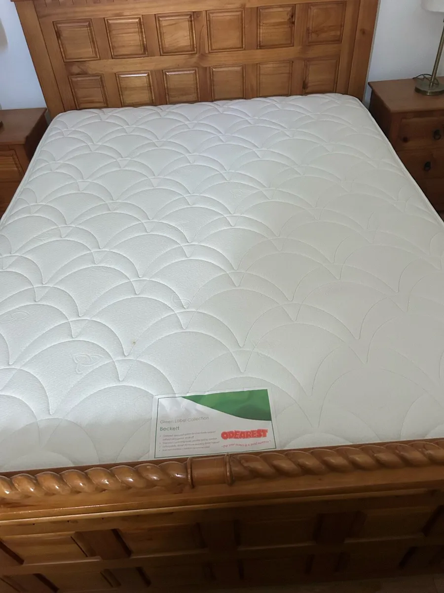 King size bed and 2 matching locks - Image 2