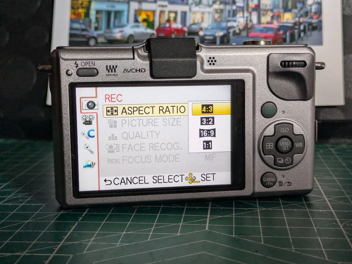 Panasonic Lumix  GF2 Micro 4/3 camera- body only - Image 3