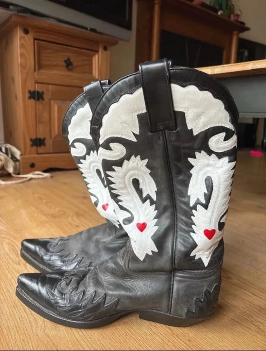 Sendra Vintage Black Leather Cowboy Boots - Image 1