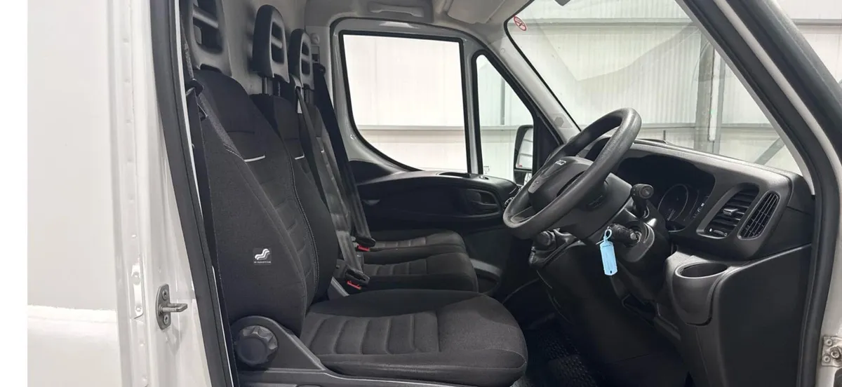 2022 Iveco Daily 35S14V L3H2 LWB HIGH ROOF - Image 3