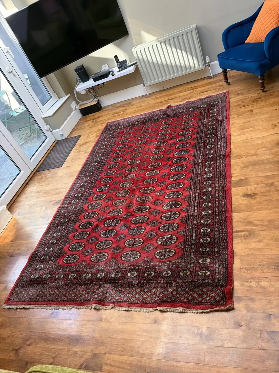 Oriental Rug 1.5 x 2.4 meters.