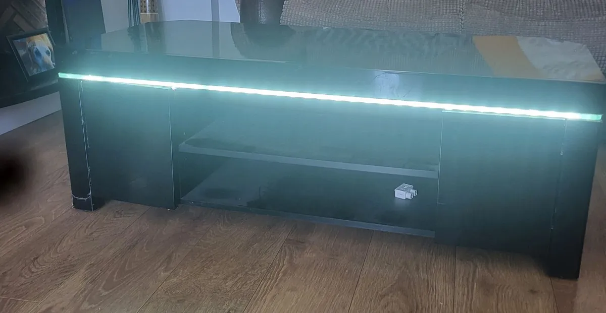 TV Unit - Image 2