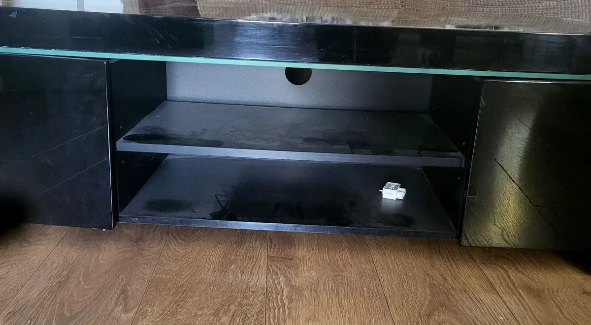 TV Unit - Image 3