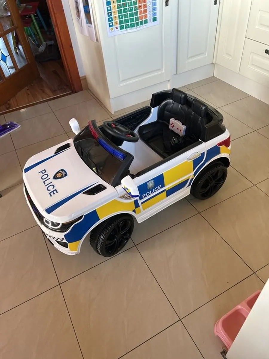 Electric Range Rover Police Car - Image 2