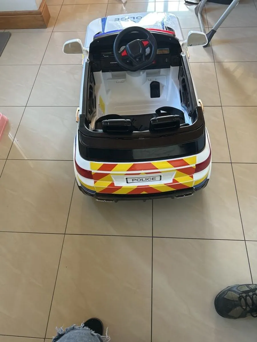 Electric Range Rover Police Car - Image 3