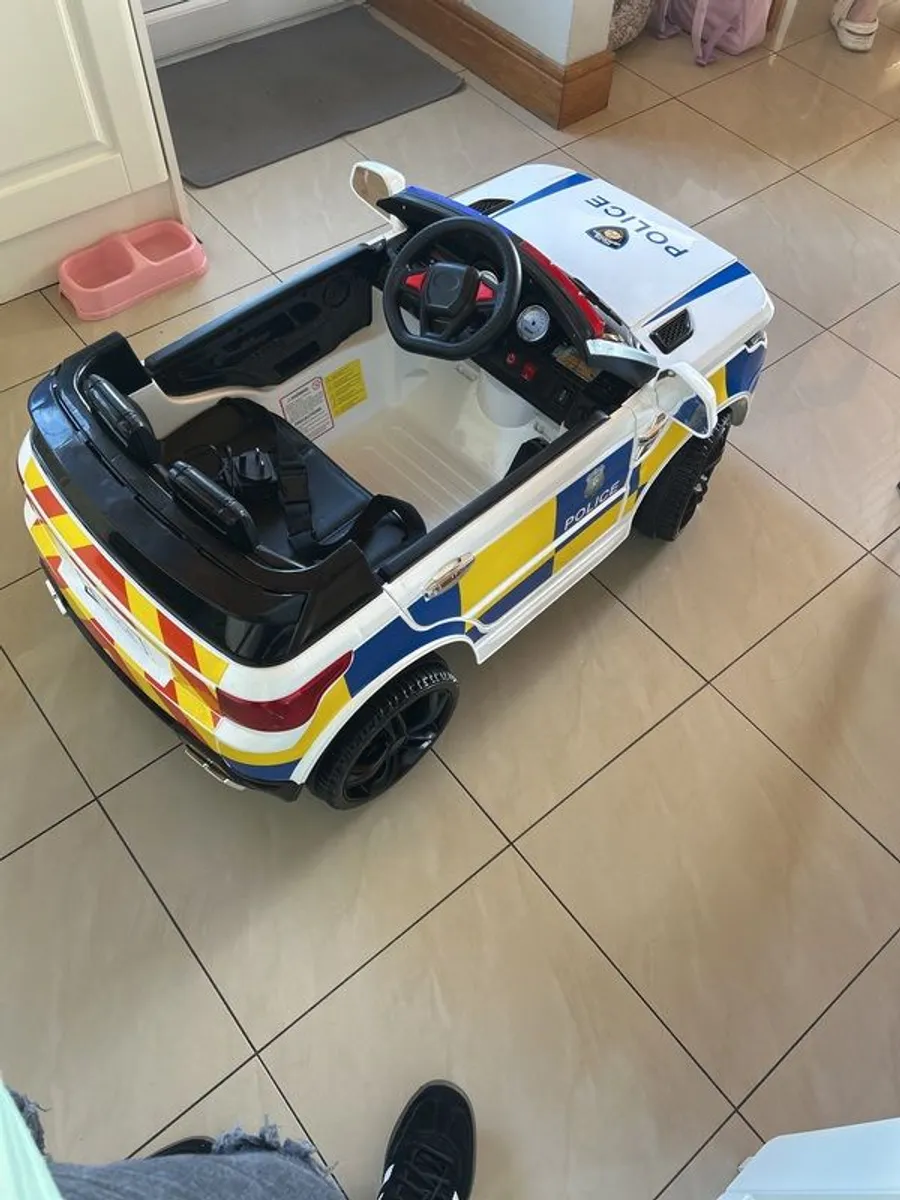 Electric Range Rover Police Car - Image 4