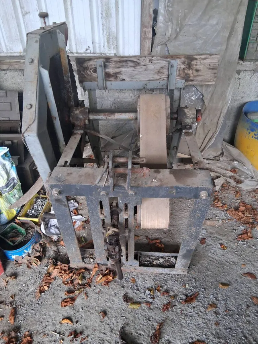 Saw bench - Image 1