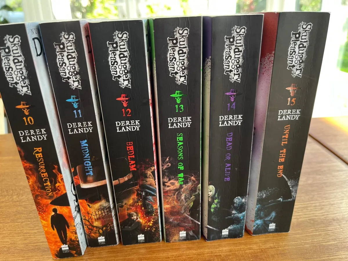 Skulduggery Pleasant complete series 1-15 plus 2! - Image 4
