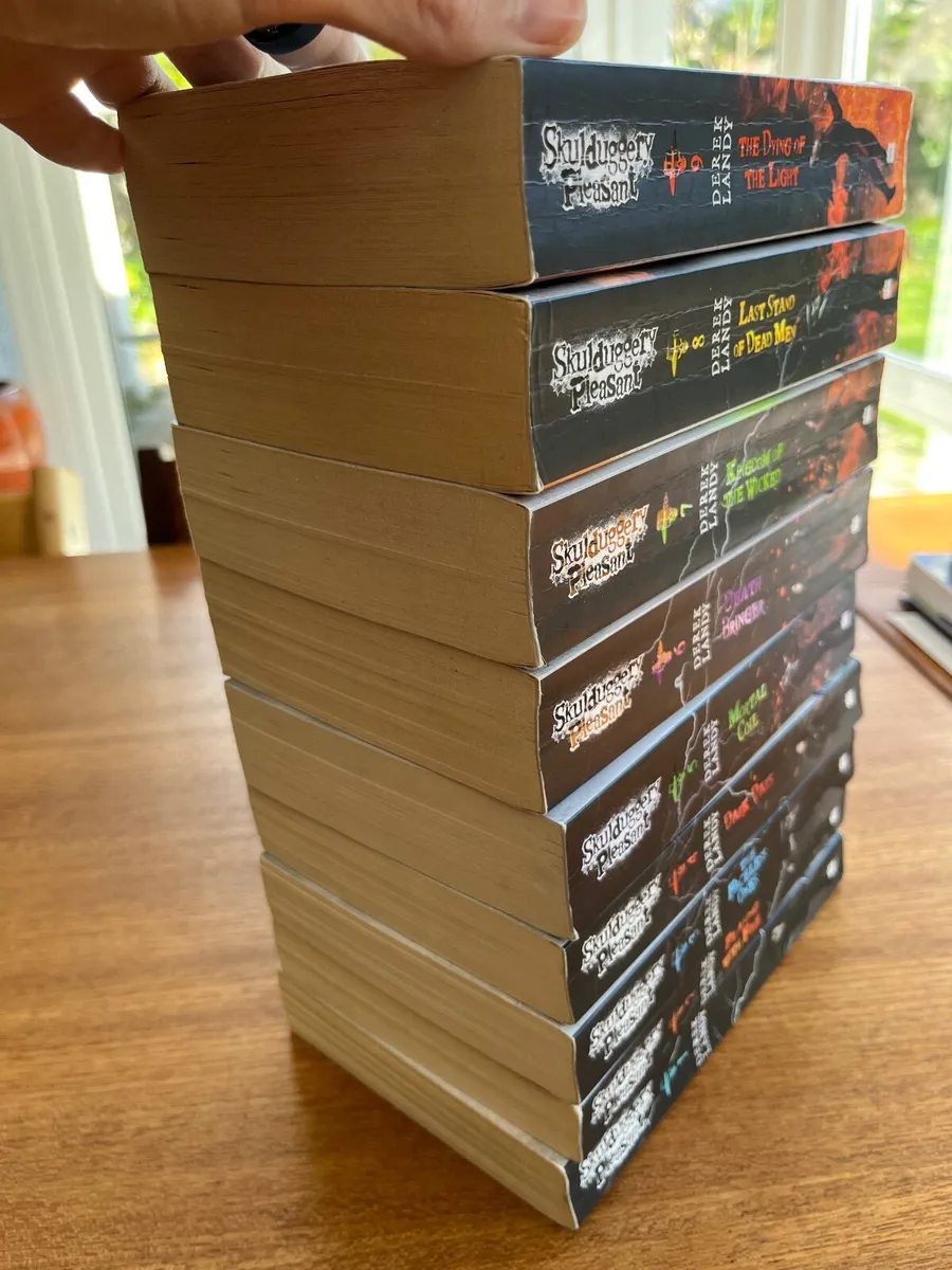 Skulduggery Pleasant complete series 1-15 plus 2! - Image 2