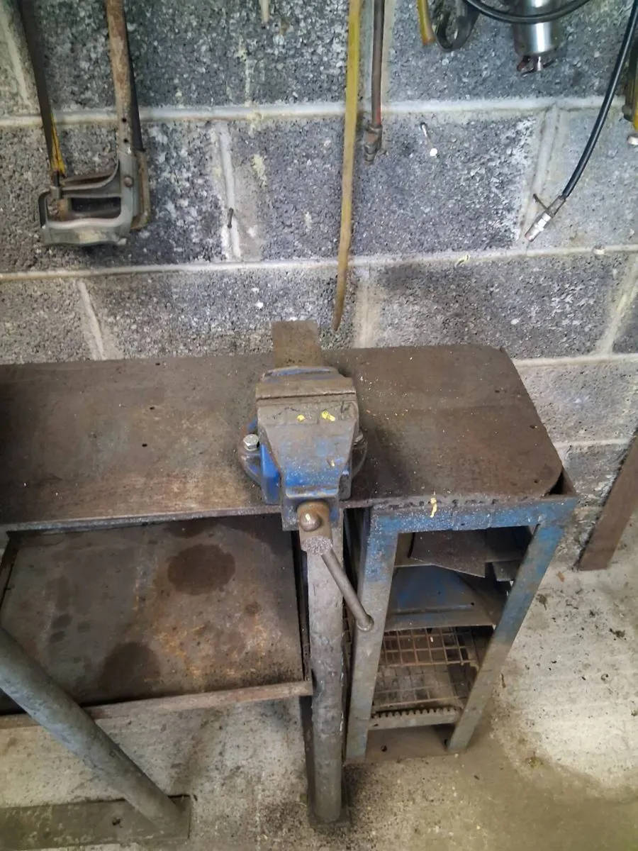 Bearing press bench and vice - Image 3
