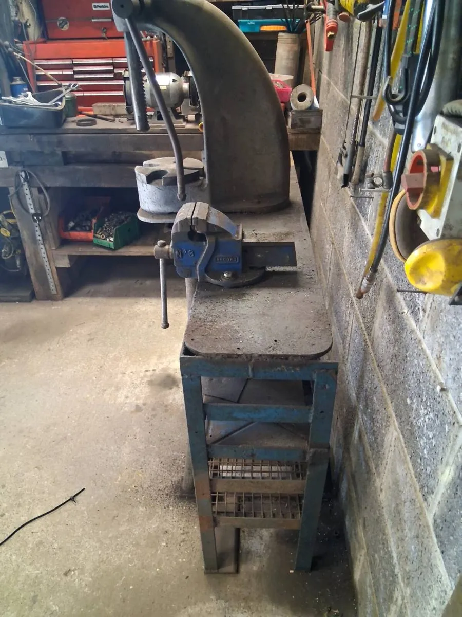 Bearing press bench and vice - Image 4