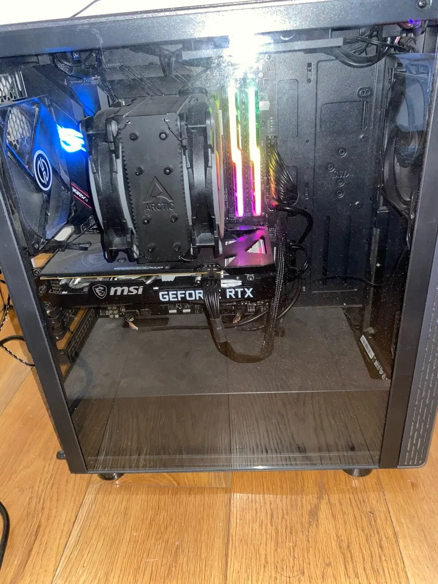 Gaming pc + Samsung Monitor 28” - Image 2