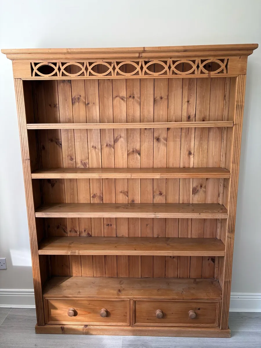 Solid pine bookcase - Image 1