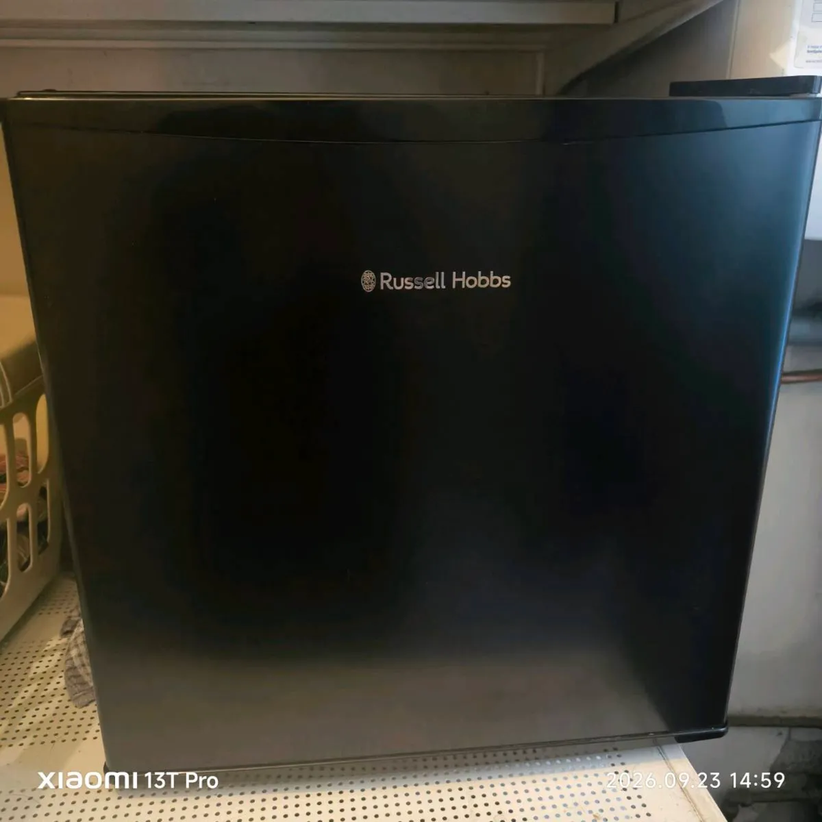 Mini fridge - Image 1