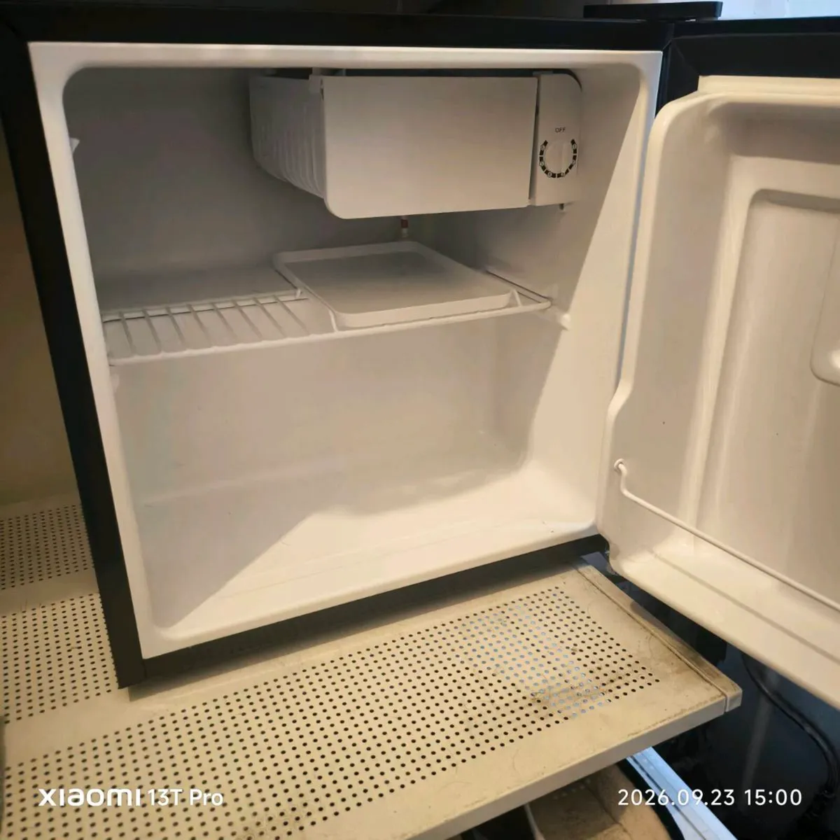 Mini fridge - Image 3