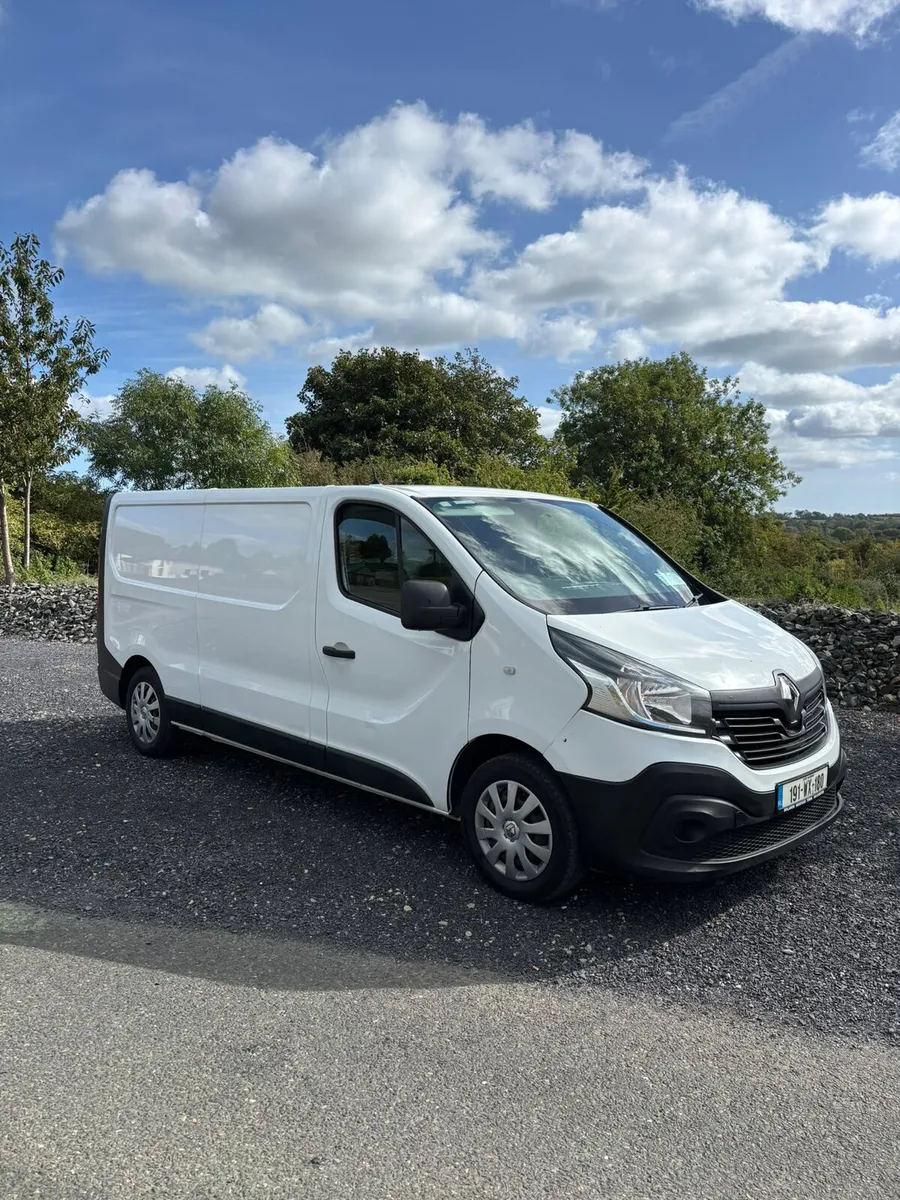 19 RENAULT Traffic - Image 1
