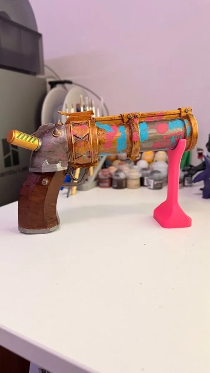 Arcane Jinx Zapper Cosplay Prop + Stand - Image 1