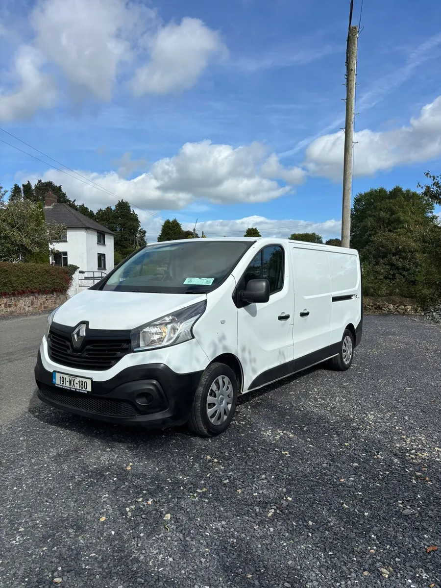 19 RENAULT Traffic - Image 2