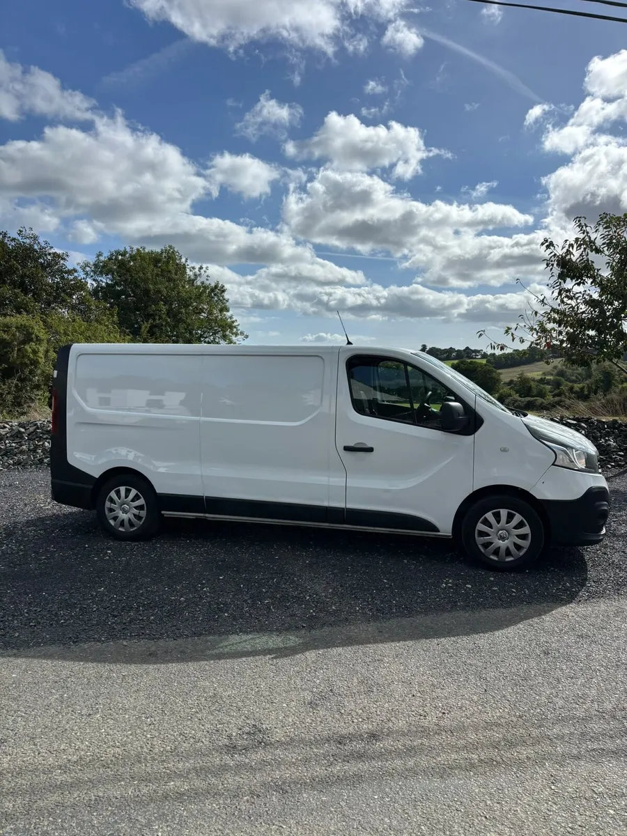 19 RENAULT Traffic - Image 3