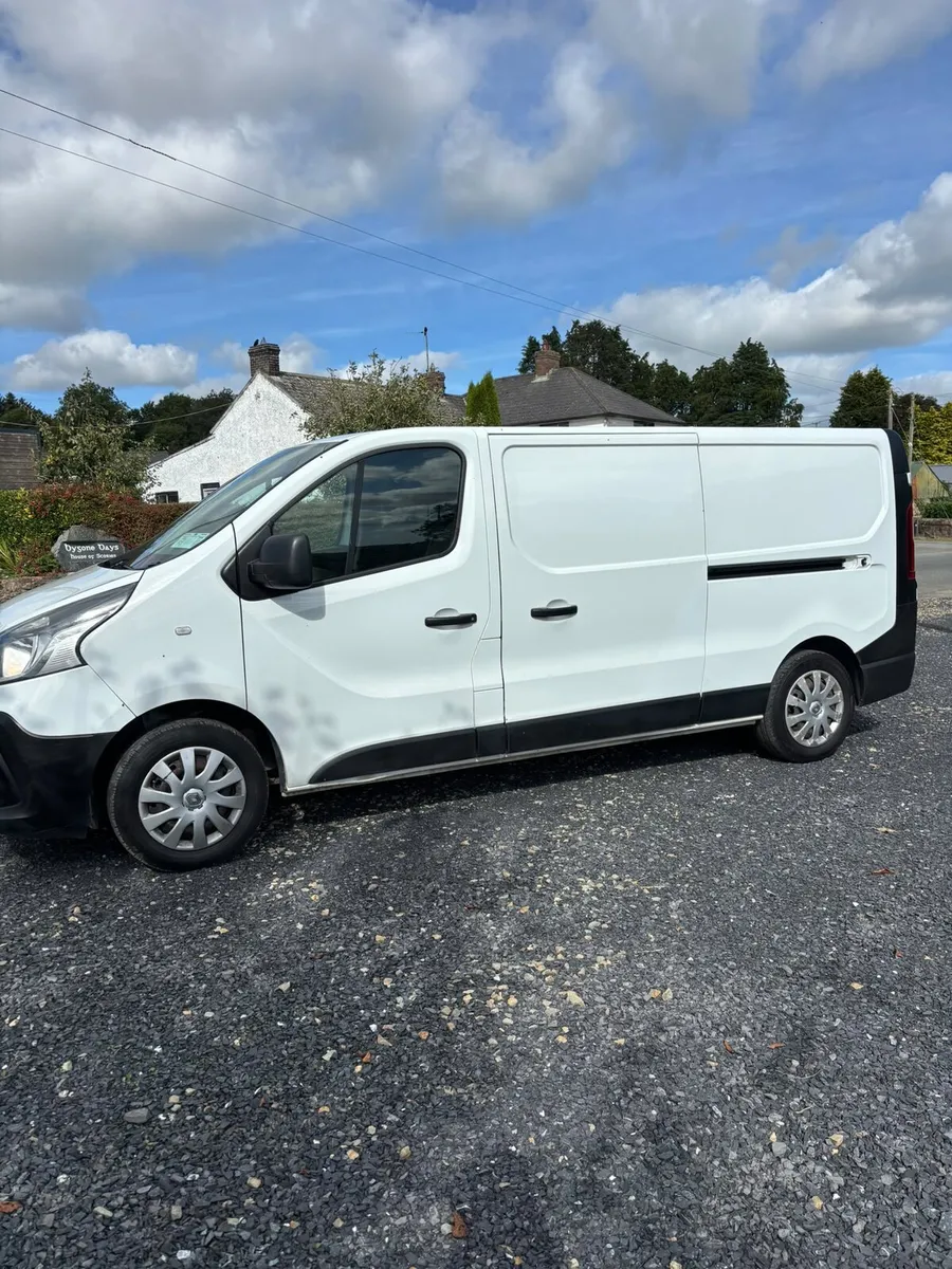 19 RENAULT Traffic - Image 4