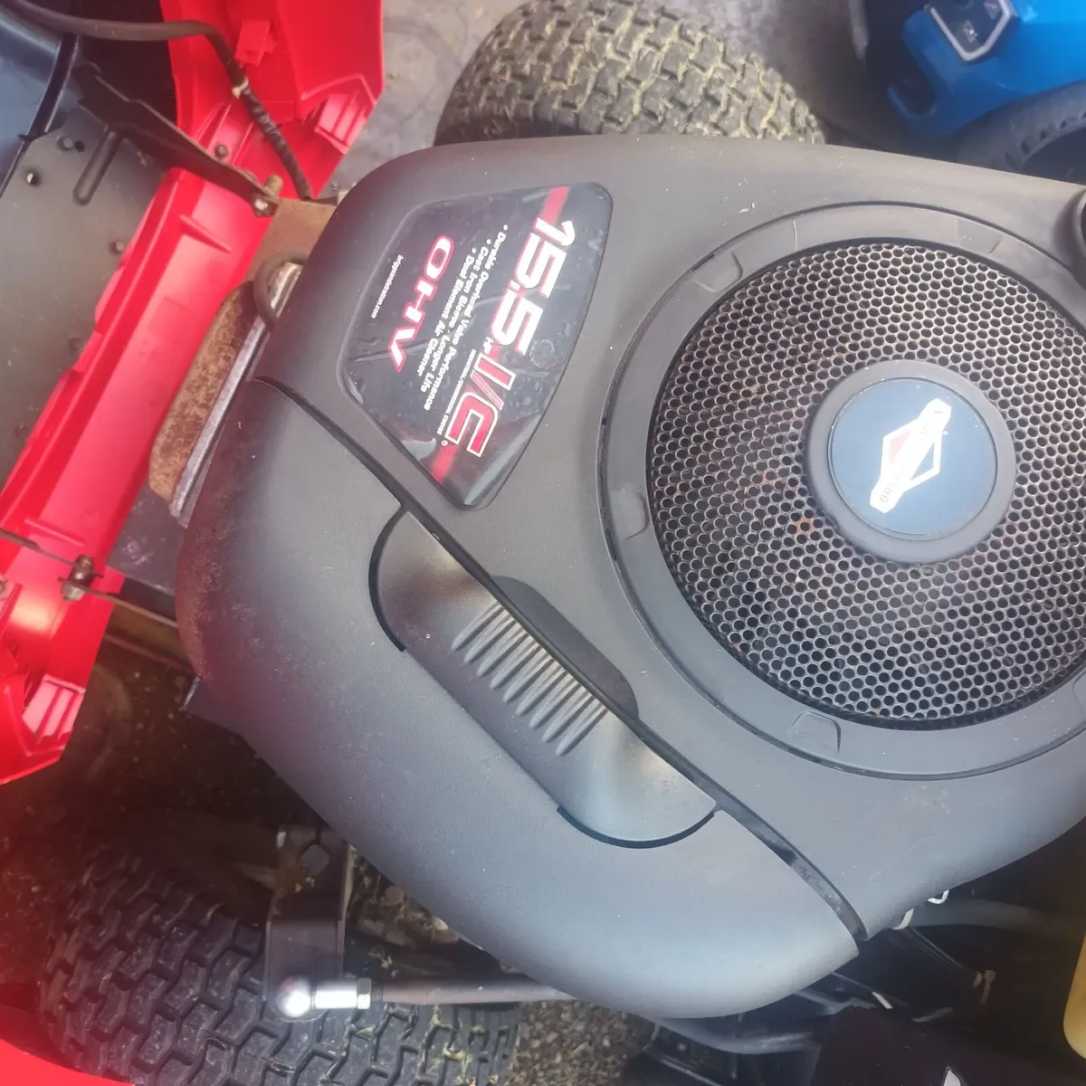 Ride on lawn mower - Image 2