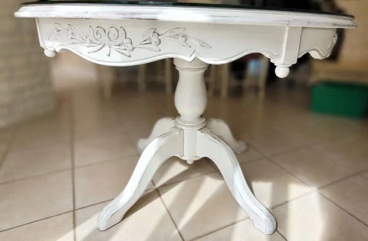 Country Corner French round table - Image 2