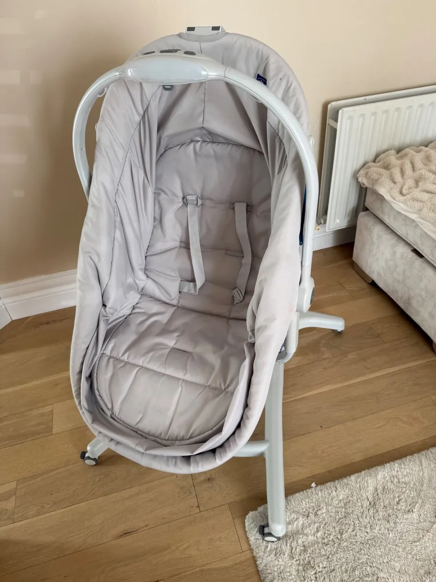 3in1 Chicco baby bed and chair - Image 4