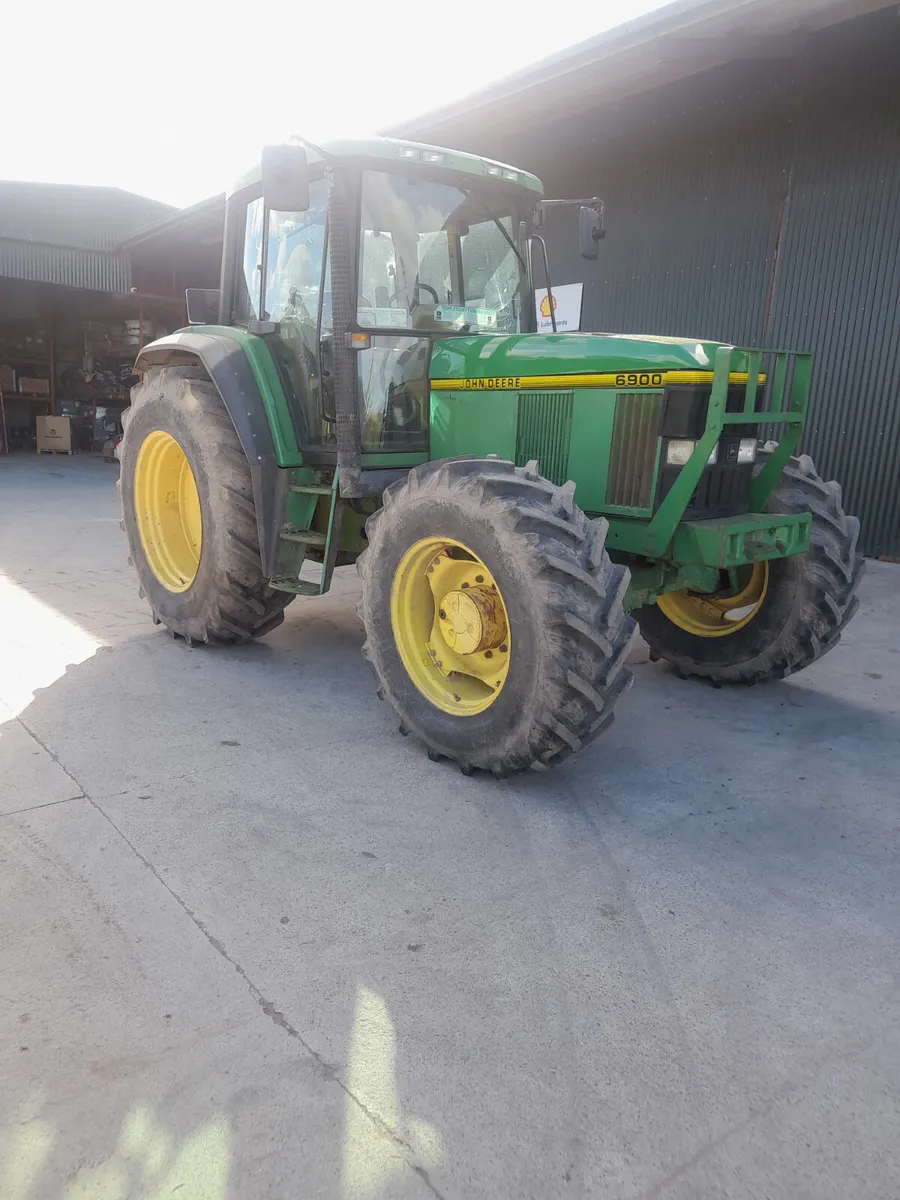 John Deere 6900 - Image 1