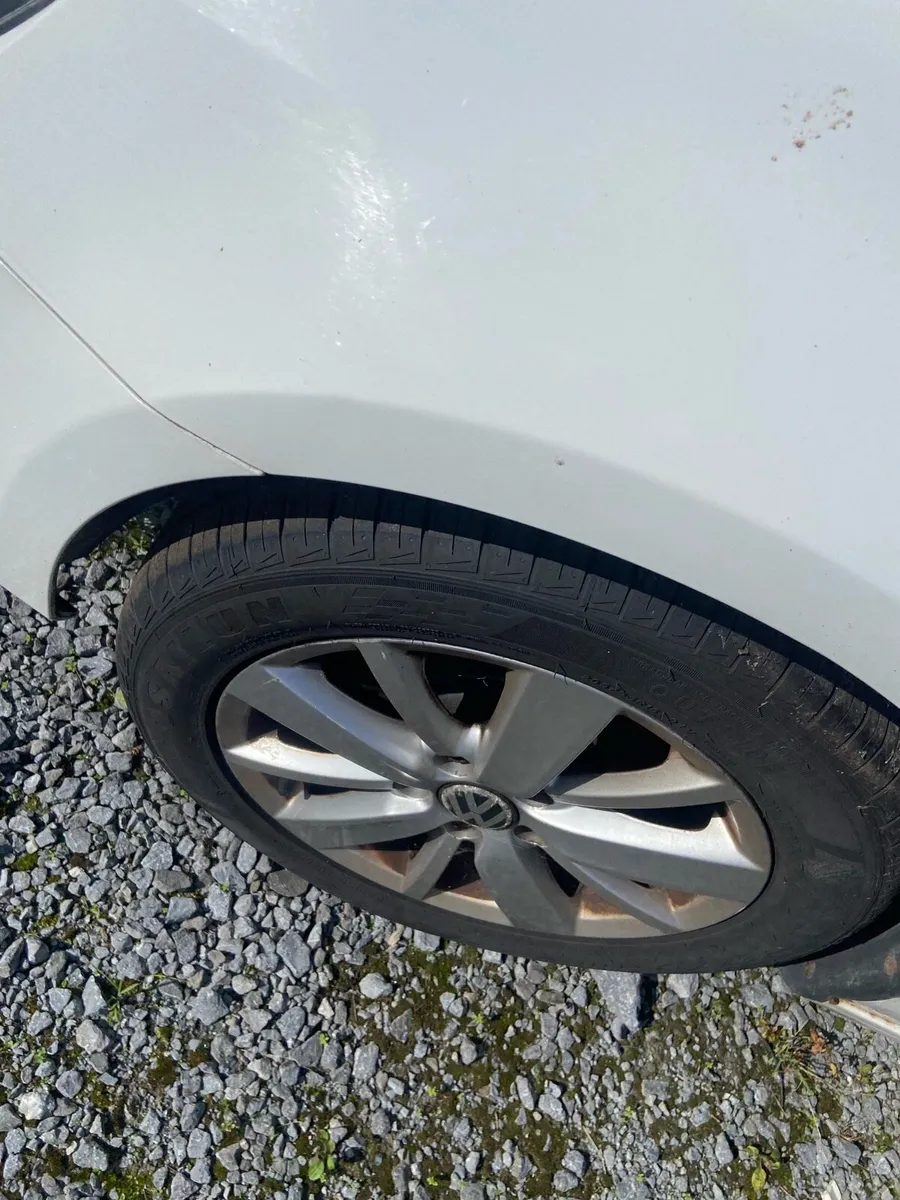 Car Parts VW Golf 1.6 TDI for breaking - Image 2