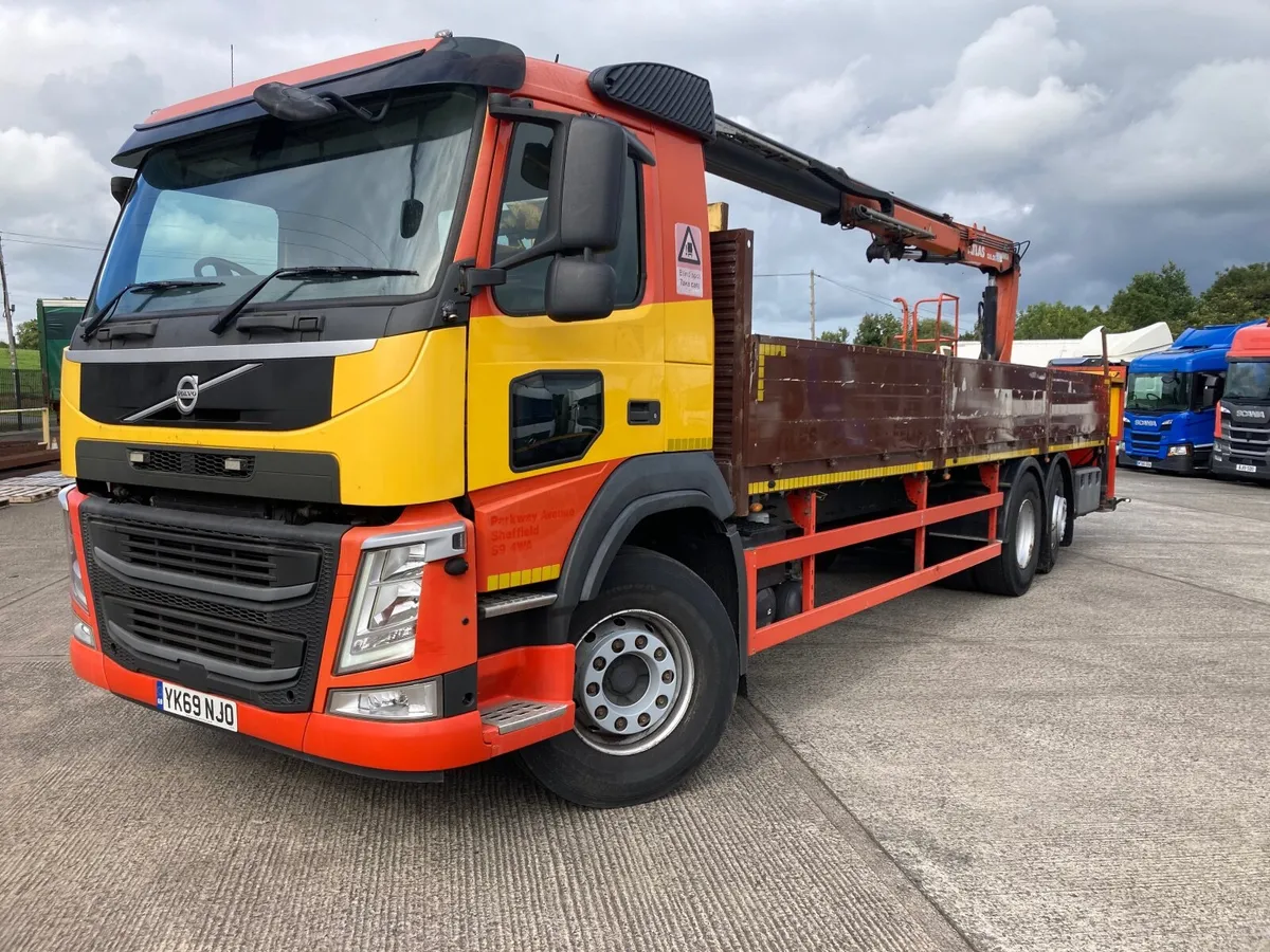 2020 Volvo. FM 6x2 crane lorry - Image 4