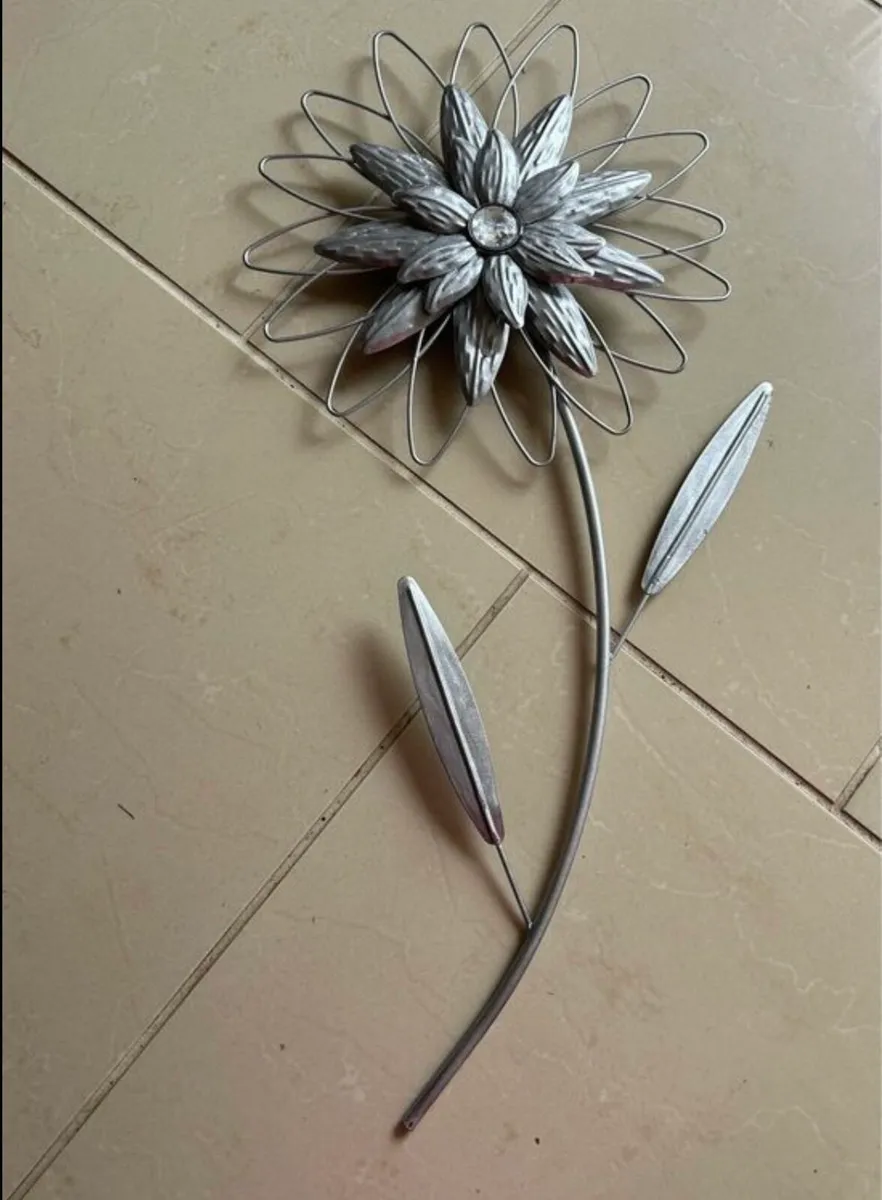Flower Wall Decor - Image 3