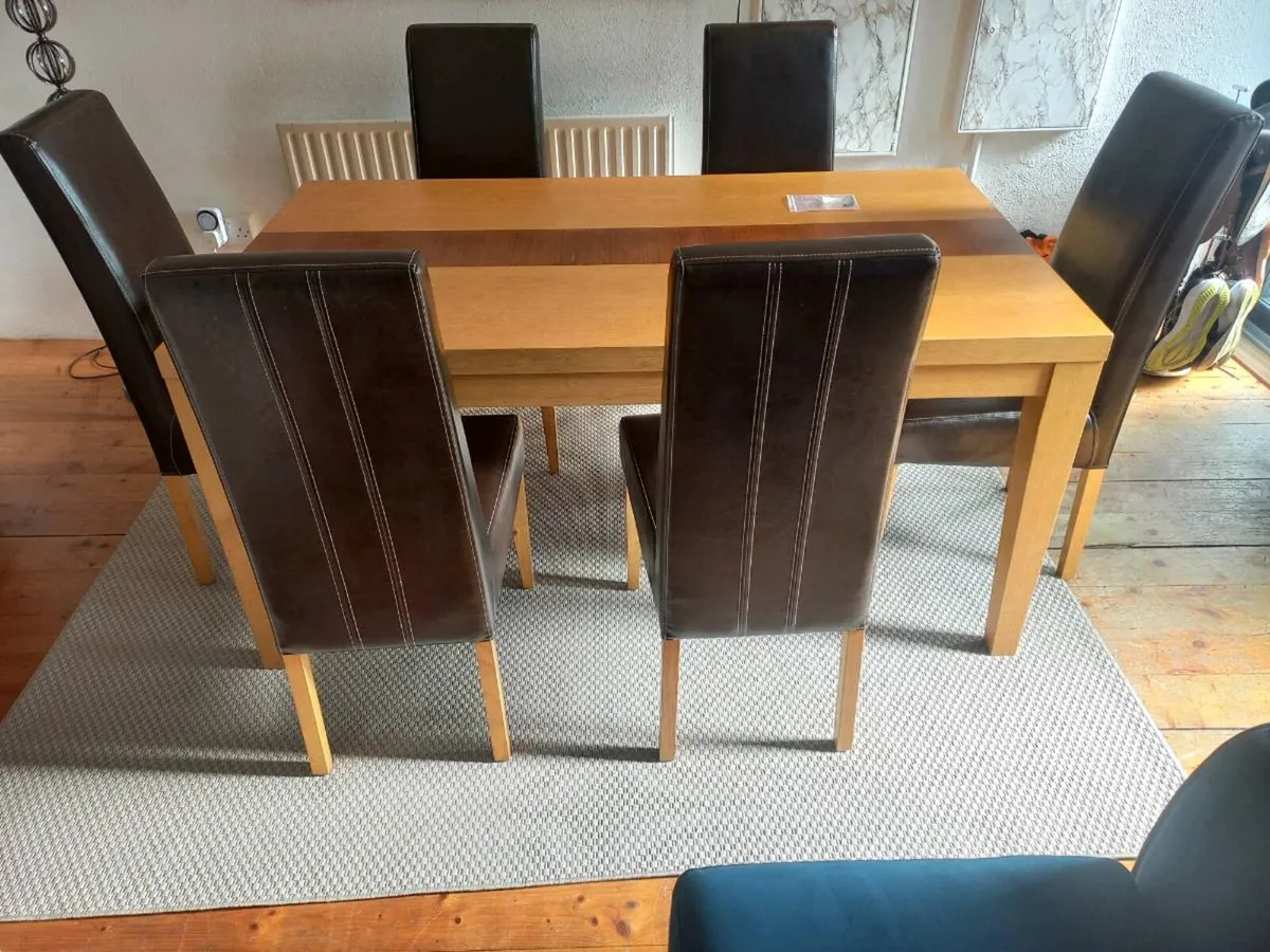 DINNING ROOM TABLE AND 6 CHAIRS - Image 2