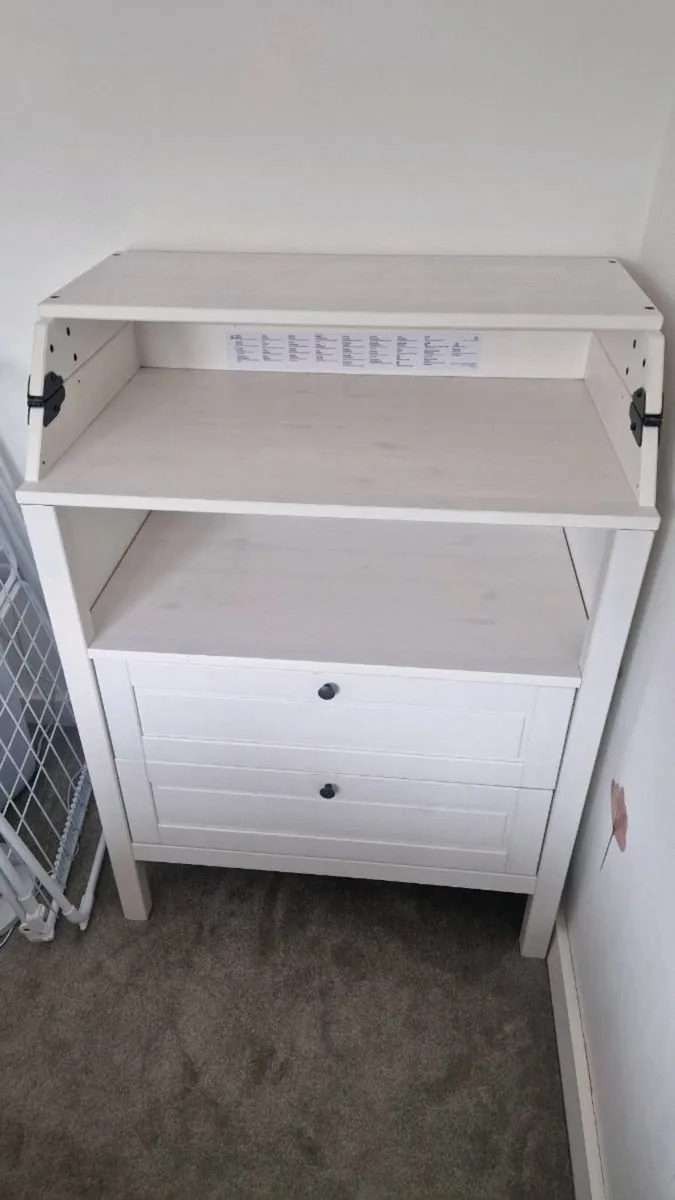 Baby changing unit with drawers - Image 1