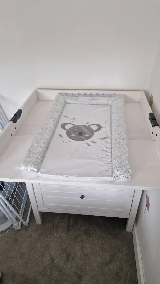 Baby changing unit with drawers - Image 2