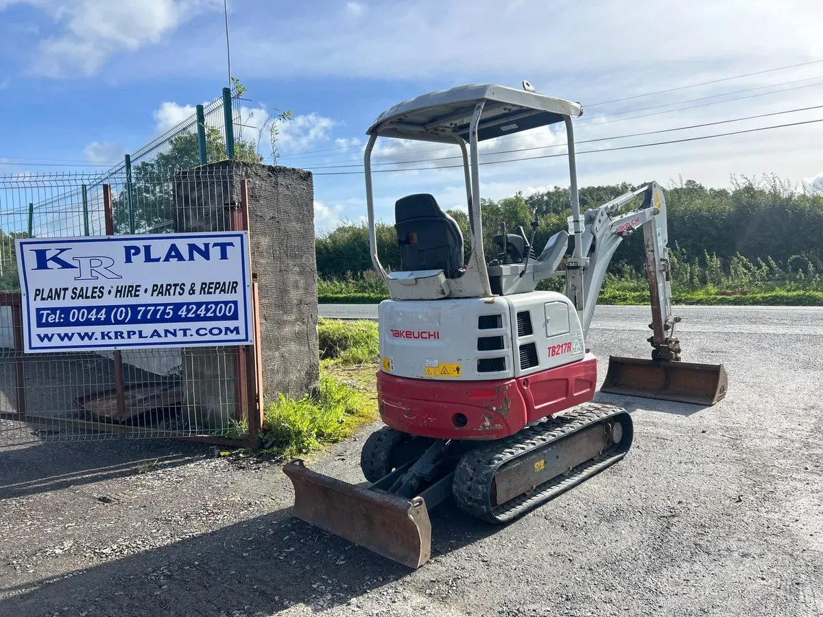 Year 2022 Takeuchi TB217R - Image 3
